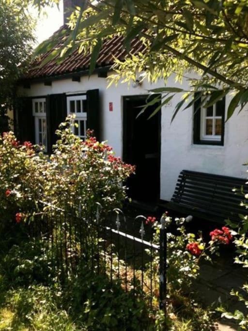 Lovely Cottage By The Seaside Sluis Eksteriør bilde